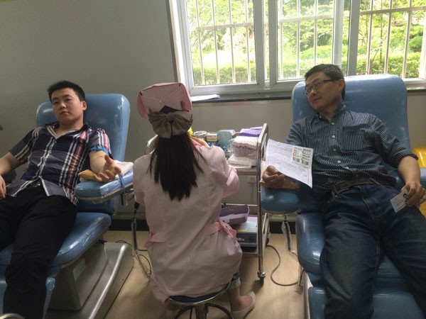 衢州公司组织员工为受伤员工献血